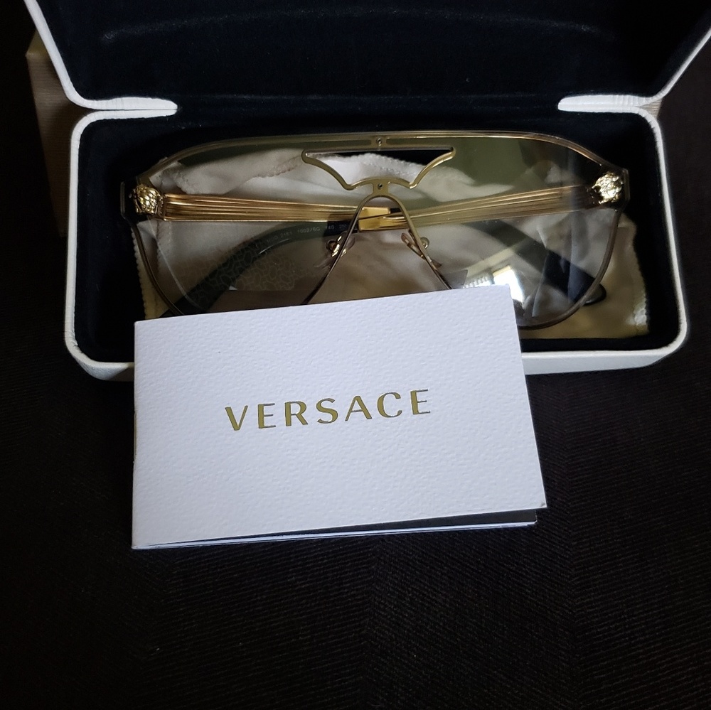 Authentic Versace Sunglasses - Picture 4 of 5